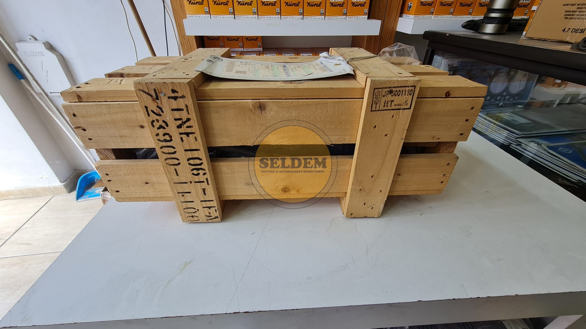 KOMATSU WB97R-2 CYLINDER HEAD ASSY YM723900-11100